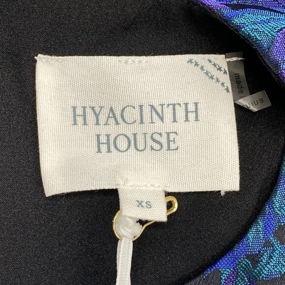 Hyacinth House Women’s Jacquard Floral Sleeveless Blouse - Picture 5 of 11